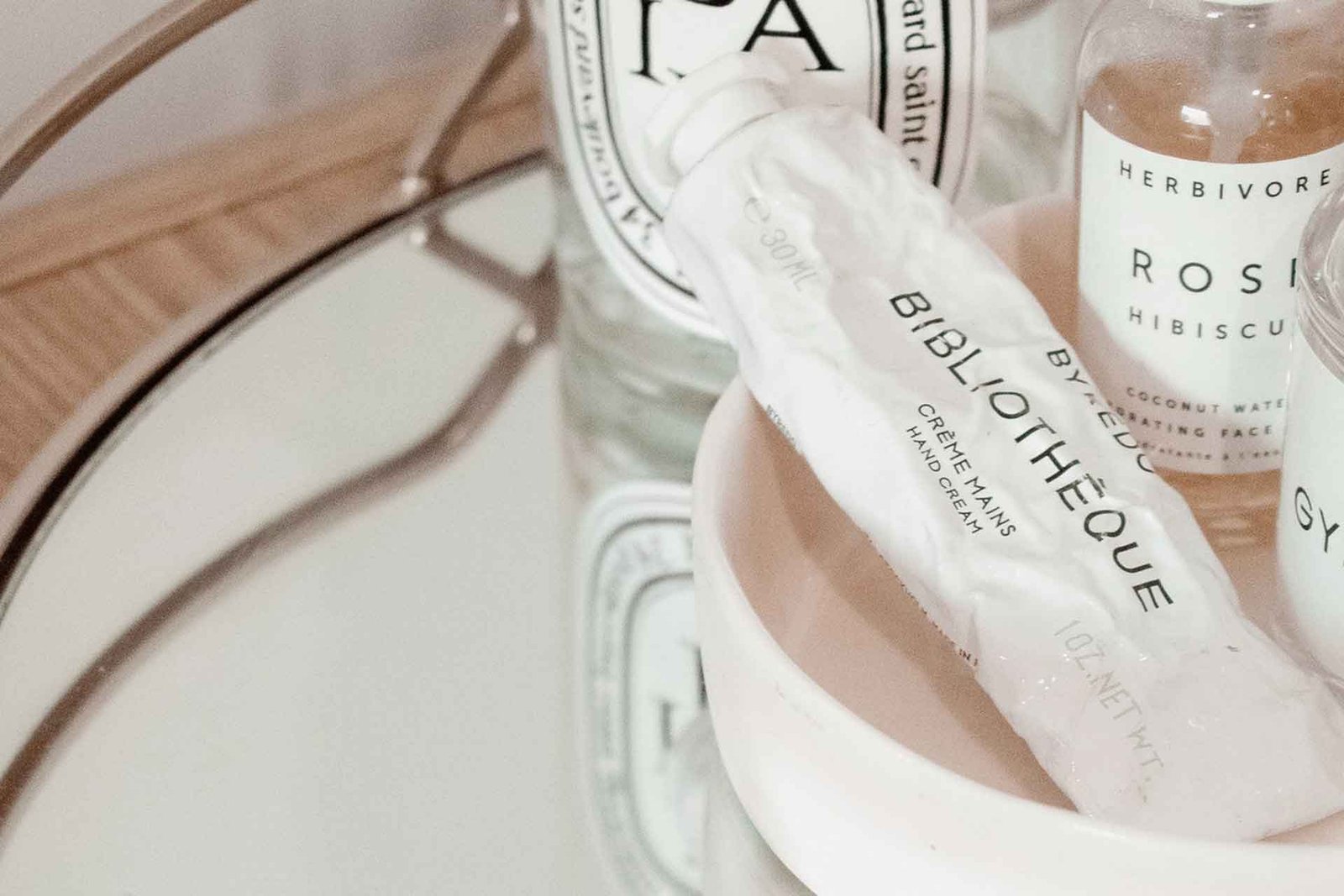 pair-of-earrings-on-tray-2872405